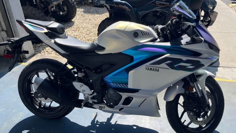 Yamaha YZF R3 2025, Yamaha R3 new model, Yamaha sports bike 2025, YZF R3 performance, Best sports bikes India, Yamaha modern design bike, 2025 Yamaha launch, Yamaha R3 features, Powerful sports bikes, Yamaha bike upgrades,