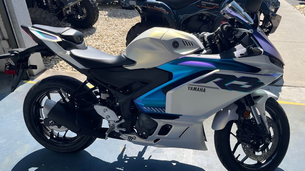 Yamaha YZF R3 2025, Yamaha R3 new model, Yamaha sports bike 2025, YZF R3 performance, Best sports bikes India, Yamaha modern design bike, 2025 Yamaha launch, Yamaha R3 features, Powerful sports bikes, Yamaha bike upgrades,